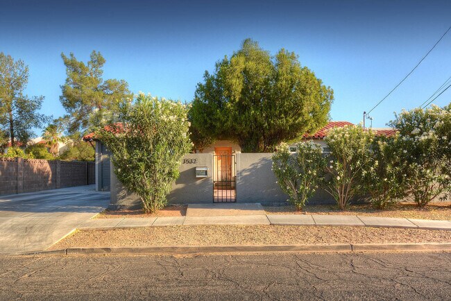 Photo - Luxury housing ,Close to U of A! Newly Ren...