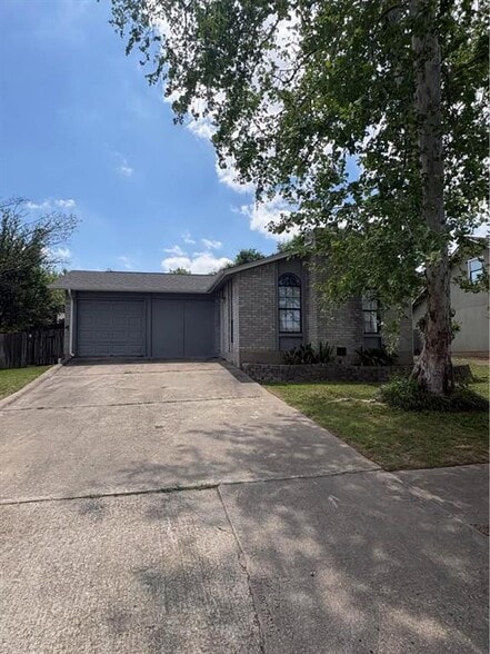 4009 Hillside Dr