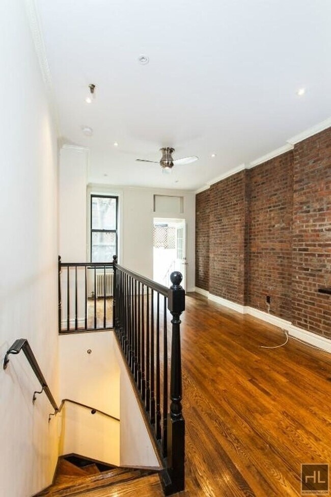 Photo - MOTT ST. Unit 4