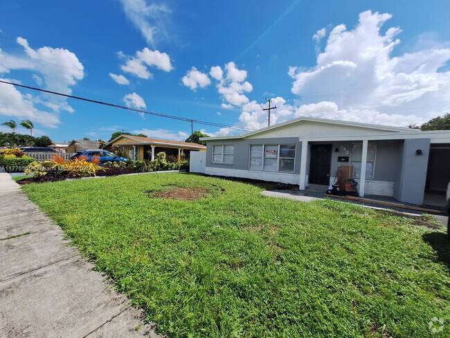 Building Photo - 790 NW 17th St Rental