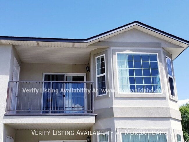 Building Photo - 10096 W Garverdale Ln Unit 202