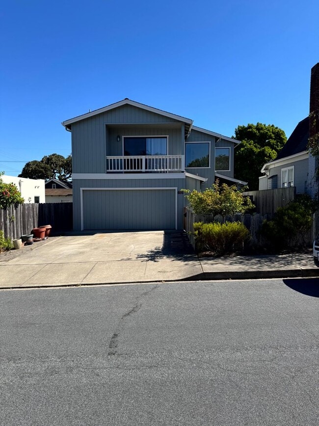 Pacific Grove House - Pacific Grove House