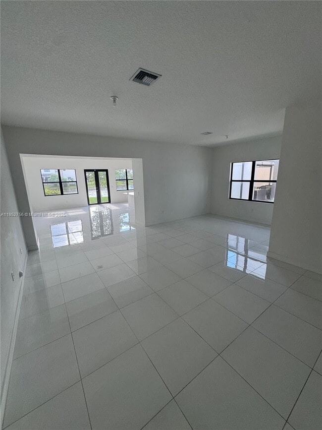 Photo - 4398 SW 173rd Ave