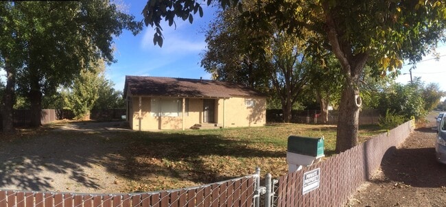 Photo - Cute 2 Bedroom, 1 Bathroom Home in the orchards!