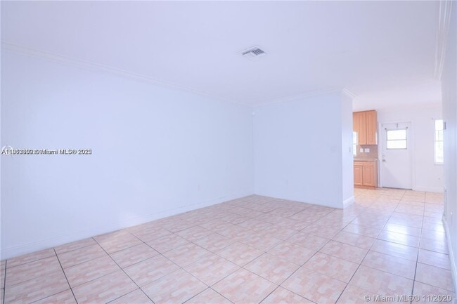 Building Photo - 3019 SW 68th Terrace Unit 3 Rental