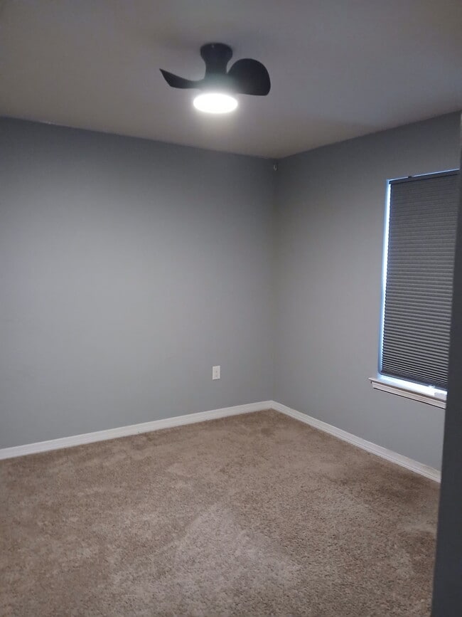 Photo - 5849 Fairlands Rd