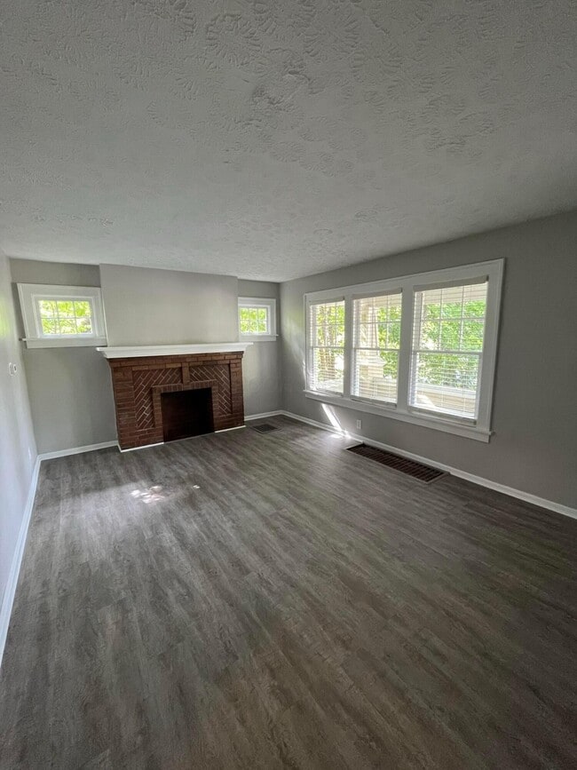 Photo - 11 E Kelso Rd