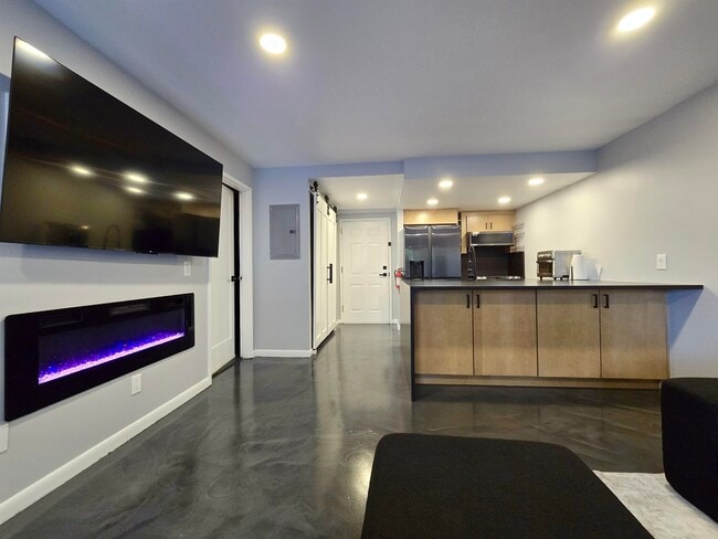 Building Photo - 55 Clinton Pl Unit 308