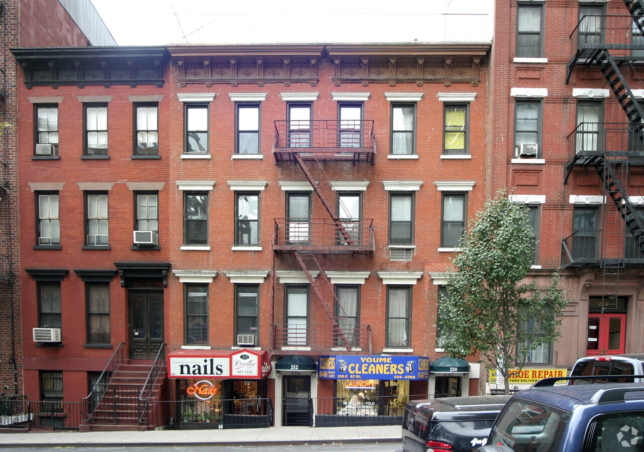 Photo - 210 East 87 Street