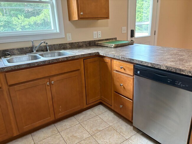 Photo - 124 Deerfield Ln