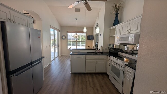 Building Photo - 174 W Romany Loop