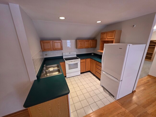 Photo - 236 Robert Parker Coffin Rd Unit 236