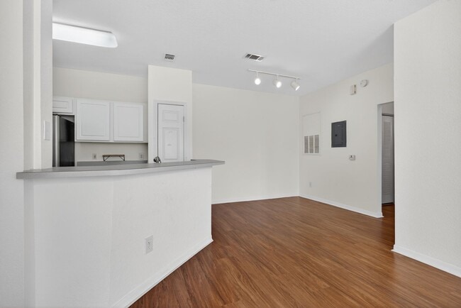 Photo - 13703 Richmond Park Dr N