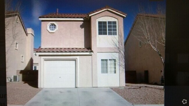 Building Photo - 2 BDRM 2BTH IN GATED COMMUNITY. CONVENIENT... Rental