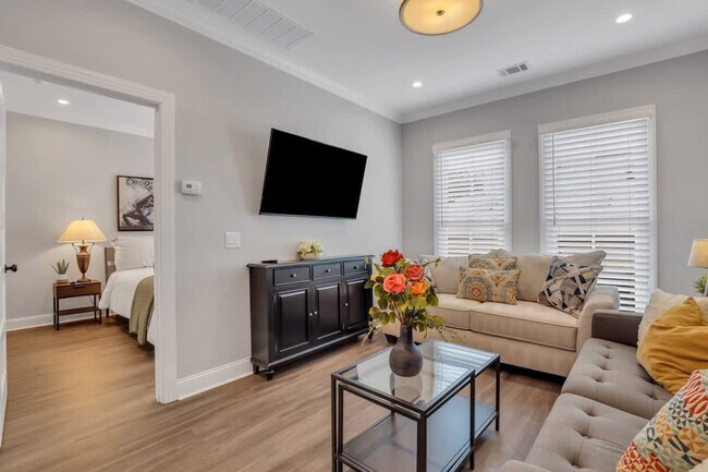 Photo - 306 W Gaston St Unidad ID1244802P