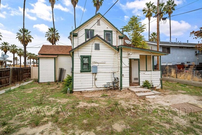 Photo - Charming 2 Bed/1 Bath upstairs unit In Hemet!