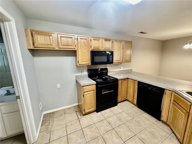 Photo - 1431 W Jct St