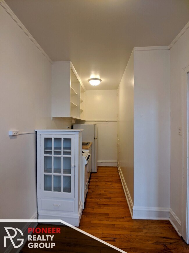 Photo - 4635 N Paulina St