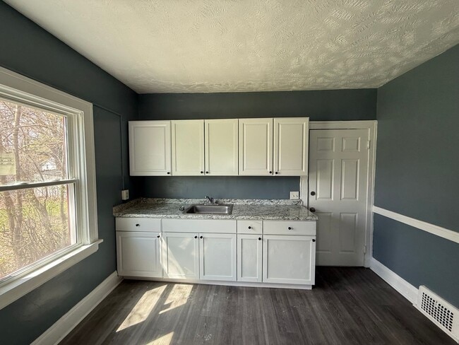 Photo - 700 E 160th St Unit 1