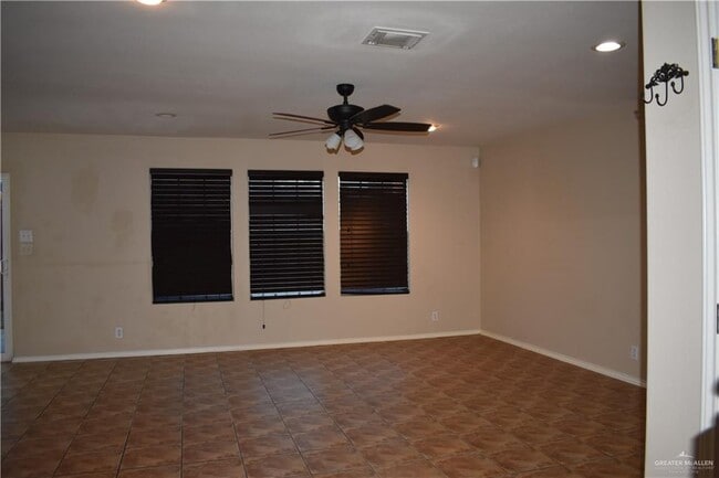 Photo - 12 Nightshade Ave Casa