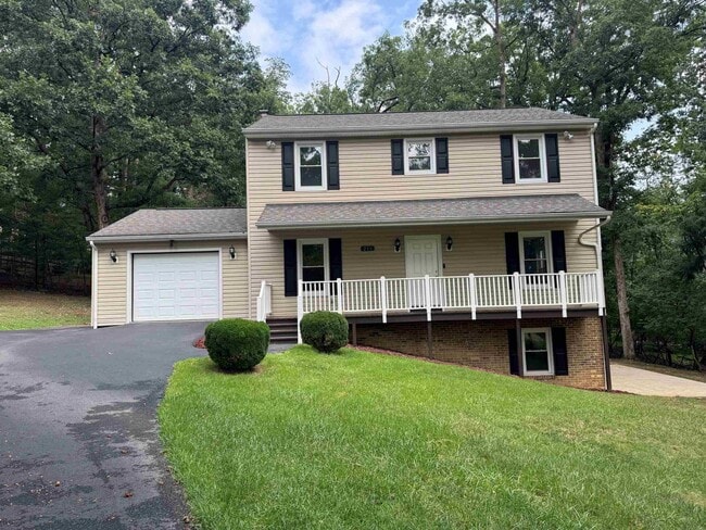 Building Photo - 250 Bobcat Ln