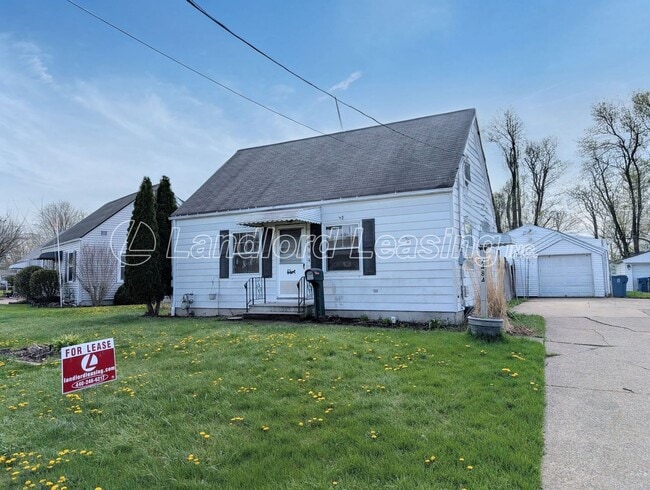 Building Photo - Nice 3 bedroom bungalow with full basement and garage.