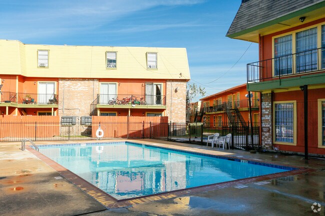 Photo - Gardens of Bissonnet