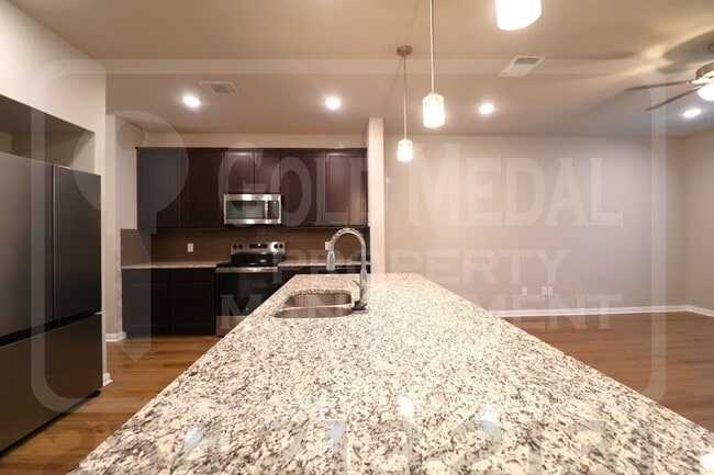 Photo - 1810 Horatio St