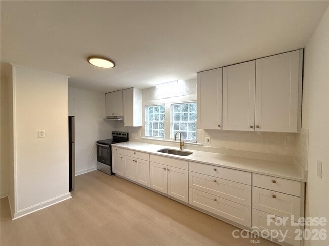 Photo - 1903 Flint Ln