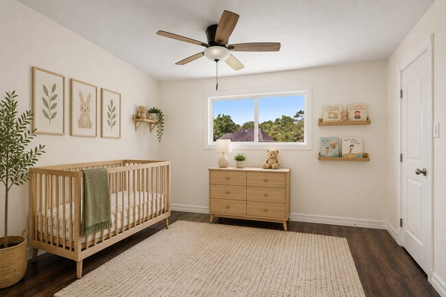 Building Photo - 560 Landfall Ln