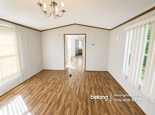 Photo - 857 Stony Point Rd