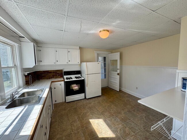 Photo - 16 Badger Ave Unit First Floor