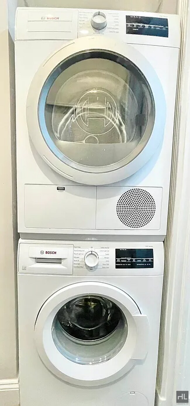 Photo - East 26th Street Unidad 3C