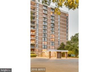 Building Photo - 2311 Pimmit Dr Unit 503 Rental