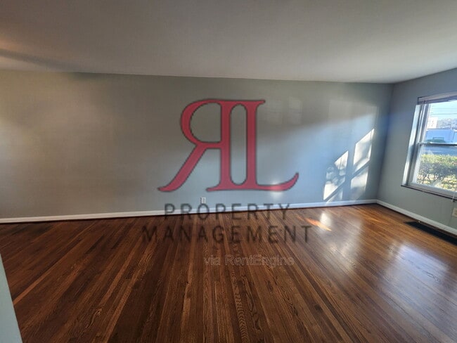 Photo - 624 Chatham Rd