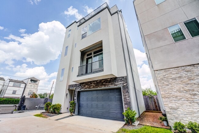 Photo - 8409 Hempstead Rd