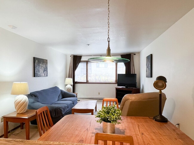 Photo - 380 E 11th Ave