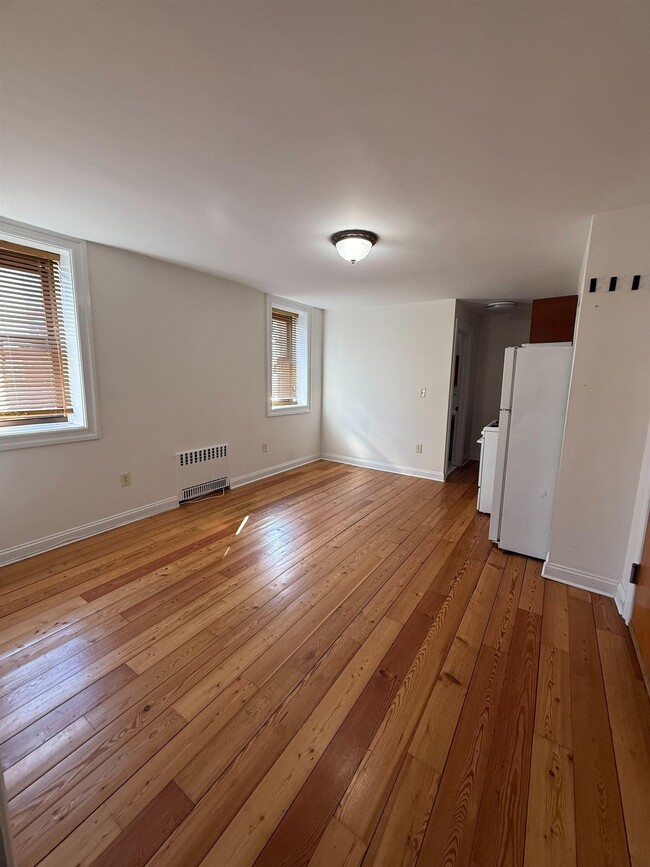 Photo - 800 Bloomfield St