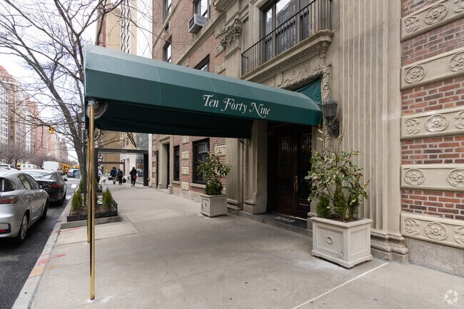 Entrance - 1047-1049 Park Ave