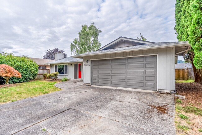 THREE BEDROOM IN MINT VALLEY - THREE BEDROOM IN MINT VALLEY House