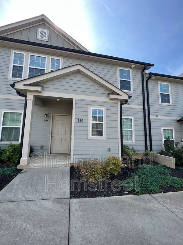 Building Photo - 746 Tarvin Cir Unit 746