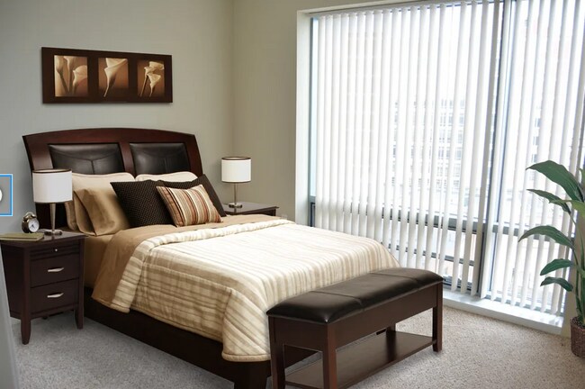 Photo - 55 W Broadway