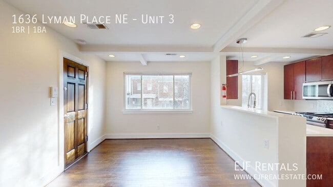 Photo - 1636 Lyman Pl NE Unit 3