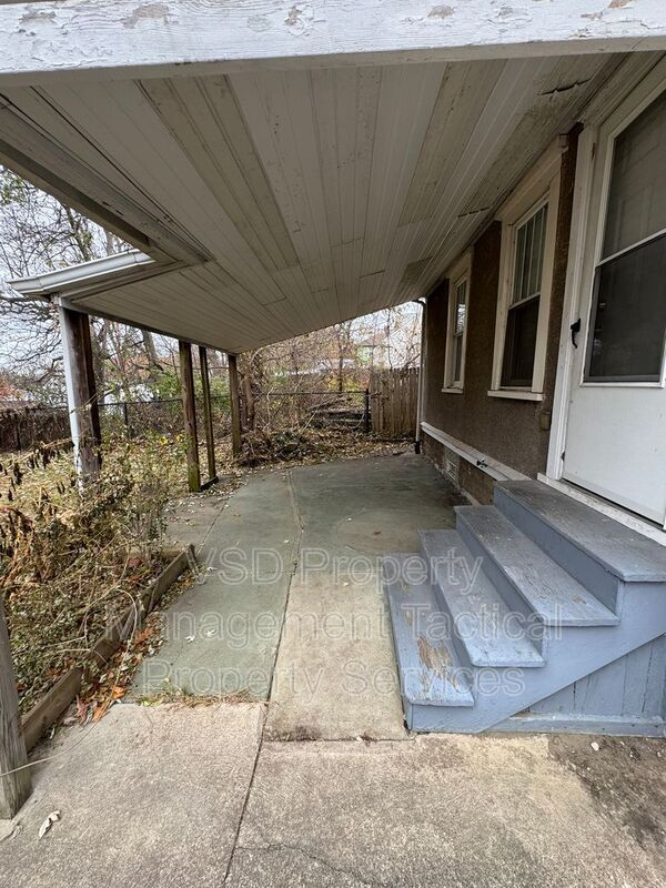 Photo - 2078-2018 18th St SW