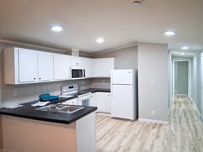 Photo - 16 Deerwood Park