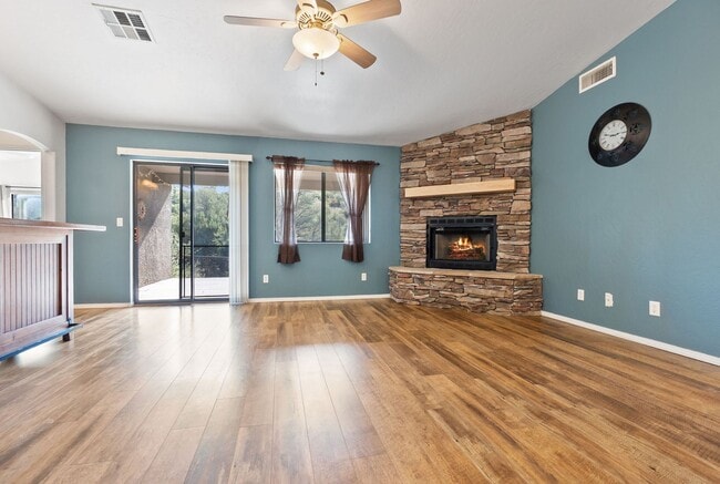 Photo - Charming 3 Bedroom + Bonus Room in Eagle R...