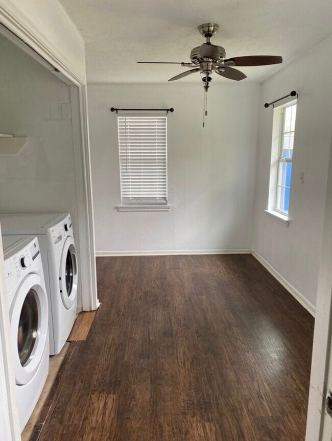 Photo - 111 E Southland Ave