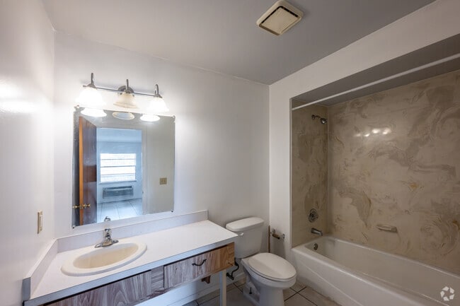 Efficiency - 480SF - Bathroom