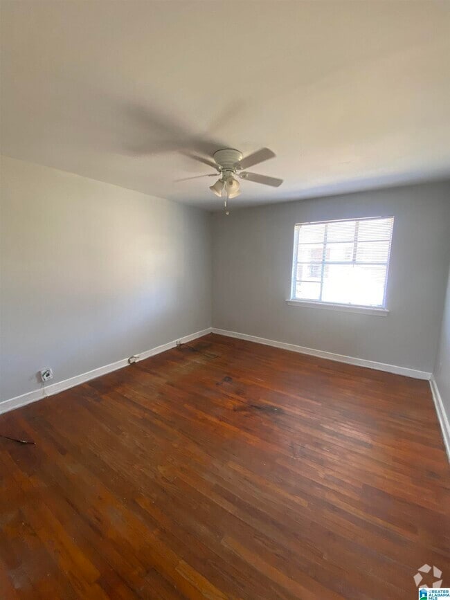 Building Photo - 1006 4th Ave W Unit 2 Rental