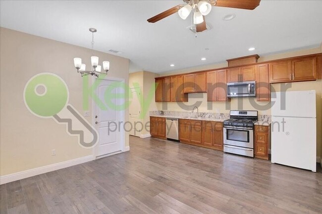 Photo - 4015 May St